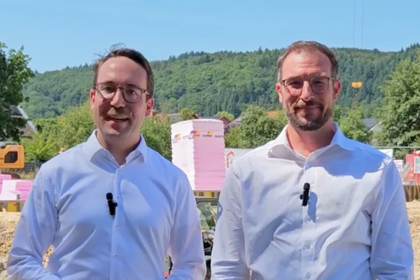 Herr Dr. Weiß und Herr Neugirg bei der Azubibegrüßung